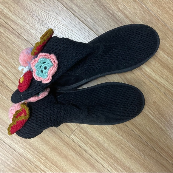 UGG - Floral Crochet Genuine Shearling Lined Boot - Picture 9 of 9